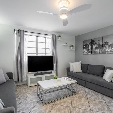 Collins Chic Leilighet Miami Beach Eksteriør bilde